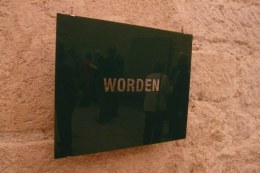 Ausstellungsstücke von Leo Zogmayer bei WORDEN - Bild+Wort © Kunst im Karner