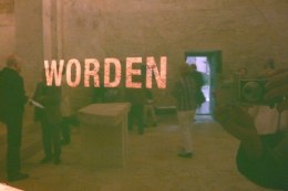 Ausstellungsstücke von Leo Zogmayer bei WORDEN - Bild+Wort © Kunst im Karner