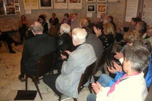 Heilige Rume? - Moderne Sakralbauten / Vortrag Musikalische Klangrume - Zur Friedenkirche in Waidhofen an der Thaya, mit Makis Efthymios Warlamis  Kunst im Karner