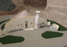 Heilige Räume? - Moderne Sakralbauten / Vortrag Musikalische Klangräume - Zur Friedenkirche in Waidhofen an der Thaya, mit Makis Efthymios Warlamis © Kunst im Karner