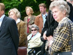 Vernissage - Initiatorin Lore Schanzer © Kunst im Karner - St. Othmar