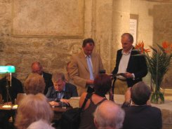 v.l.n.r.: Hans Stefan Hintner & Bruder Hubert Rinner © Hommage a Franz M. Rinner - Kunst im Karner - St. Othmar