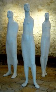 Die Erzengeln "Gabriel", "Michael" & Raphael" © Judith Wagner - Kunst im Karner - St. Othmar