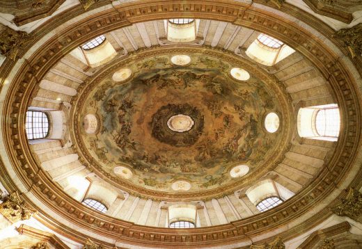 Zum Vergrern draufklicken - Wien, Karlskirche, Kuppel mit Fresko von Johann Michael Rottmayr