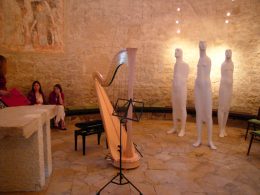 "Kann uns Musik andere Welten eröffnen?" © Kunst im Karner - St. Othmar