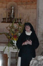 Sr. Mirjam, btissin des Zisterzienserinnenklosters Marienkron  Kunst im Karner - St. Othmar