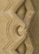 Karner, Zangenfries am romanischen Portal Relief Karner© Kunst im Karner - St. Othmar