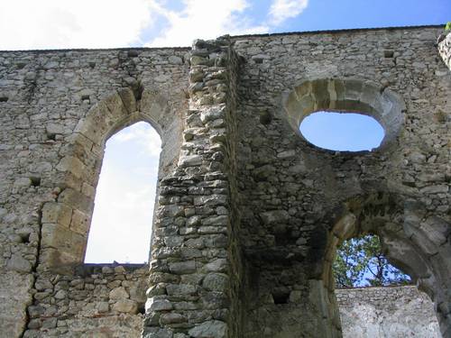 Ruine der Pankratius Kirche bei Nöstach