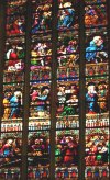 Ausschnitt aus linken vorderen Glasfenster in St. Othmar