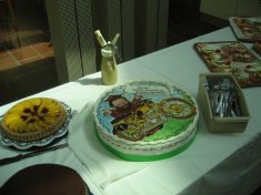 Das Buffet der Agape mit einer Riesentorte @ Pfarre St. Othmar in Mödling