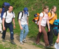 Peter (noch) mit großem Rucksack am 1. Tag der Pfarrwallfahrt 2004 nach Mariazell