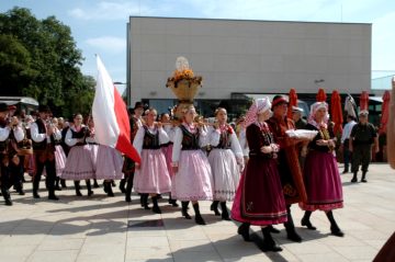 Lekcja historii na polskich dozynkach na  Kahlenbergu 2008 - Polska Wsplnota w Parafii St. Othmar