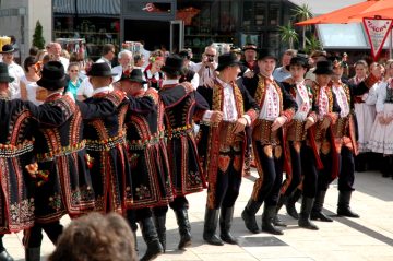 Lekcja historii na polskich dozynkach na  Kahlenbergu 2008 - Polska Wsplnota w Parafii St. Othmar