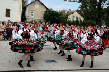 Lekcja historii na polskich dozynkach na  Kahlenbergu 2008 - Polska Wsplnota w Parafii St. Othmar