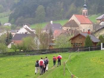 Am Weg vor Maria Raisenmarkt