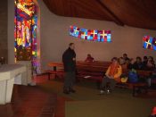 Andacht in der Bruder Klaus Kapelle am Hubertussee - Pfarrwallfahrt nach Mariazell � Pfarre St. Othmar in M�dling