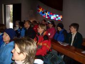 Andacht in der Bruder Klaus Kapelle am Hubertussee - Pfarrwallfahrt nach Mariazell � Pfarre St. Othmar in M�dling