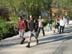 Richtung Gaisruck - Fu�wallfahrt nach Mariazell 2007 � Pfarre St. Othmar in M�dling