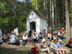 zum Vergr��ern draufklicken - am Hochreith - Fu�wallfahrt nach Mariazell 2007 � Pfarre St. Othmar in M�dling