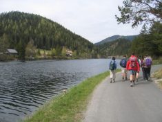 am Hubertussee - Fu�wallfahrt nach Mariazell 2007 � Pfarre St. Othmar in M�dling