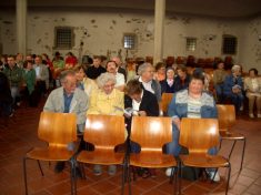 Hl. Messe im Gemeindesaal der Pfarre Mariazell - Fu�wallfahrt nach Mariazell 2007 � Pfarre St. Othmar in M�dling