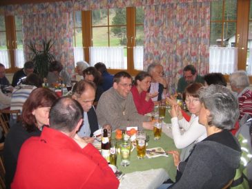 Abendessen im Furtnerhof auf der Haselrast - Fu�wallfahrt nach Mariazell 2008 � Pfarre St. Othmar in M�dling