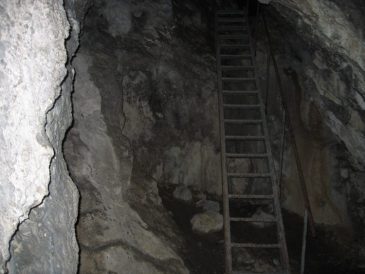 Erforschung der H�hle am Hohlenstein - Fu�wallfahrt nach Mariazell 2008 � Pfarre St. Othmar in M�dling
