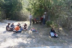 Rast beim Schnittenbankerl  <> Fusswallfahrt nach Mariazell 2009 � Pfarre St. Othmar in M�dling