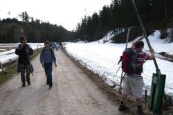 vor Weggabelung Rottenbach - Krumbach  <> Fusswallfahrt nach Mariazell 2009 � Pfarre St. Othmar in M�dling