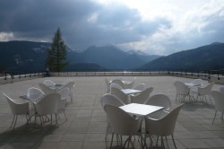Terrasse des Europeum   <> Fusswallfahrt nach Mariazell 2009 � Pfarre St. Othmar in M�dling