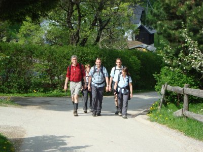 ZUM VERGR�SSERN DRAUFKLICKEN - Fusswallfahrt nach Mariazell 2011 � Pfarre St. Othmar in M�dling