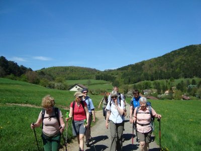 ZUM VERGR�SSERN DRAUFKLICKEN - Fusswallfahrt nach Mariazell 2012 � Pfarre St. Othmar in M�dling