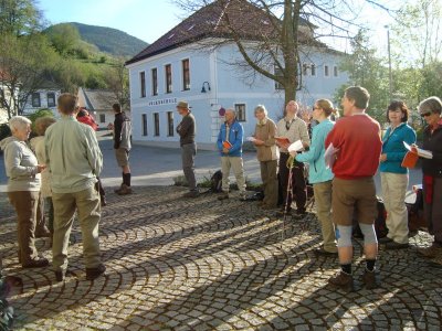 ZUM VERGR�SSERN DRAUFKLICKEN - Fusswallfahrt nach Mariazell 2012 � Pfarre St. Othmar in M�dling