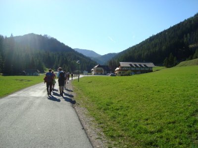 ZUM VERGR�SSERN DRAUFKLICKEN - Fusswallfahrt nach Mariazell 2012 � Pfarre St. Othmar in M�dling