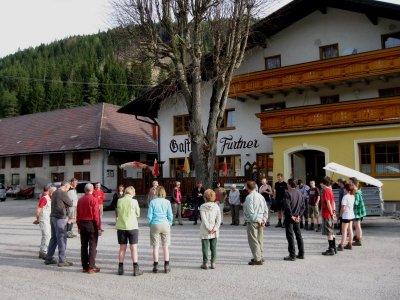 ZUM VERGR�SSERN DRAUFKLICKEN - Fusswallfahrt nach Mariazell 2012 � Pfarre St. Othmar in M�dling