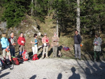 ZUM VERGR�SSERN DRAUFKLICKEN - Fusswallfahrt nach Mariazell 2012 � Pfarre St. Othmar in M�dling