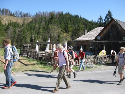 ZUM VERGR�SSERN DRAUFKLICKEN - Fusswallfahrt nach Mariazell 2012 � Pfarre St. Othmar in M�dling