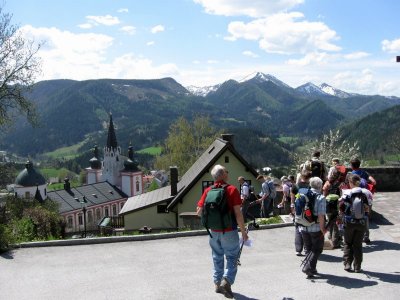 ZUM VERGR�SSERN DRAUFKLICKEN - Fusswallfahrt nach Mariazell 2012 � Pfarre St. Othmar in M�dling