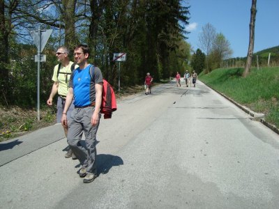 ZUM VERGR�SSERN DRAUFKLICKEN - Fusswallfahrt nach Mariazell 2013 � Pfarre St. Othmar in M�dling
