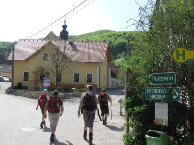 ZUM VERGR�SSERN DRAUFKLICKEN - Fusswallfahrt nach Mariazell 2013 � Pfarre St. Othmar in M�dling