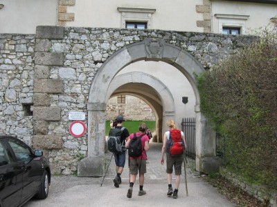 ZUM VERGR�SSERN DRAUFKLICKEN - Fusswallfahrt nach Mariazell 2013 � Pfarre St. Othmar in M�dling