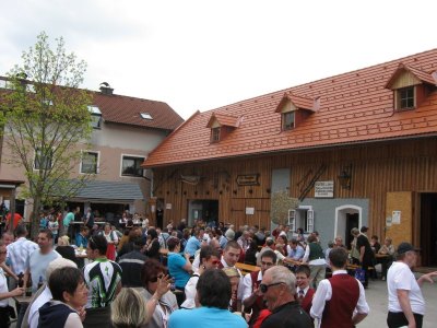 ZUM VERGR�SSERN DRAUFKLICKEN - Fusswallfahrt nach Mariazell 2013 � Pfarre St. Othmar in M�dling