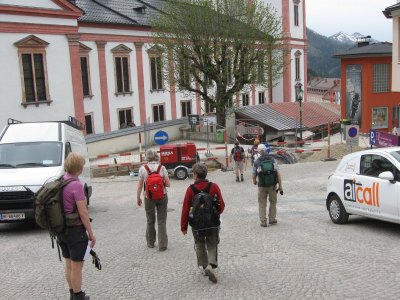 ZUM VERGR�SSERN DRAUFKLICKEN - Fusswallfahrt nach Mariazell 2013 � Pfarre St. Othmar in M�dling