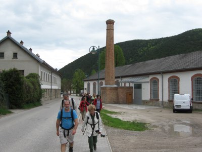 ZUM VERGR�SSERN DRAUFKLICKEN - Fusswallfahrt nach Mariazell 2014 � Pfarre St. Othmar in M�dling