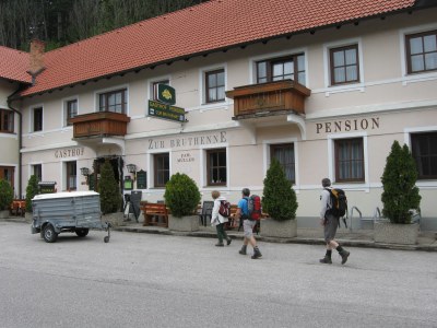 ZUM VERGR�SSERN DRAUFKLICKEN - Fusswallfahrt nach Mariazell 2014 � Pfarre St. Othmar in M�dling