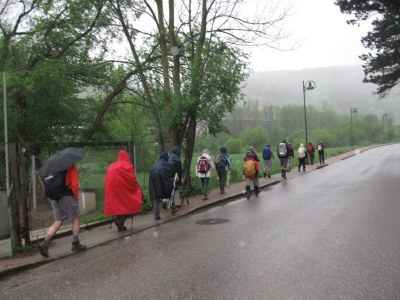 ZUM VERGR�SSERN DRAUFKLICKEN - Fusswallfahrt nach Mariazell 2014 � Pfarre St. Othmar in M�dling