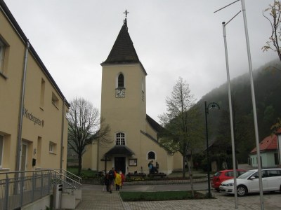 ZUM VERGR�SSERN DRAUFKLICKEN - Fusswallfahrt nach Mariazell 2014 � Pfarre St. Othmar in M�dling