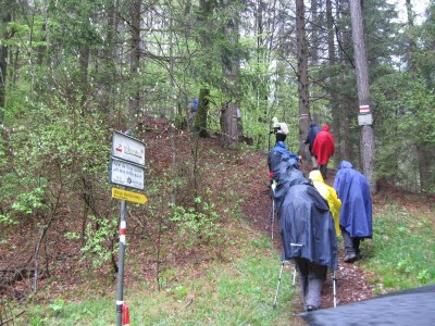 ZUM VERGR�SSERN DRAUFKLICKEN - Fusswallfahrt nach Mariazell 2014 � Pfarre St. Othmar in M�dling
