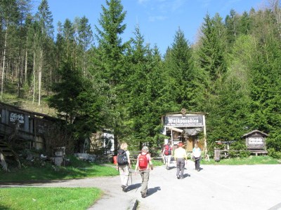 ZUM VERGR�SSERN DRAUFKLICKEN - Fusswallfahrt nach Mariazell 2014 � Pfarre St. Othmar in M�dling