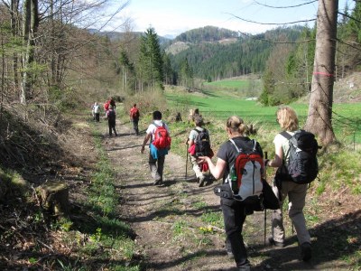 ZUM VERGR�SSERN DRAUFKLICKEN - Fusswallfahrt nach Mariazell 2014 � Pfarre St. Othmar in M�dling